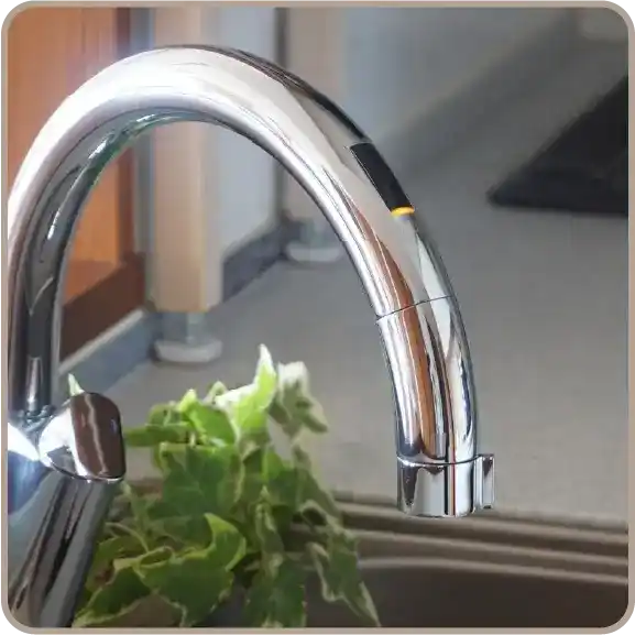 タッチレス水栓