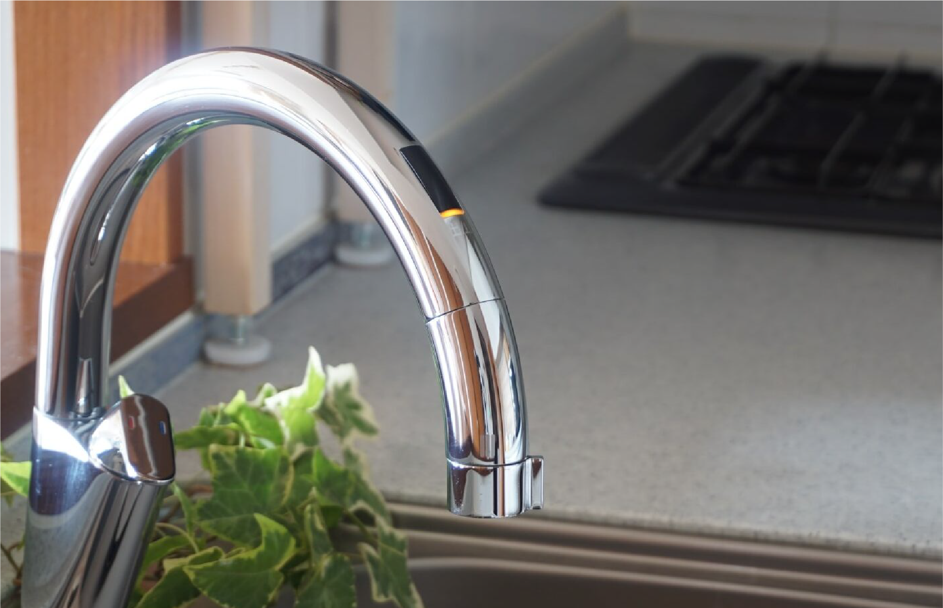 タッチレス水栓